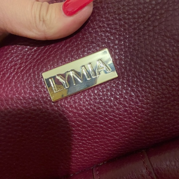 Lymia Amari and I am moody - Picture 7 of 8